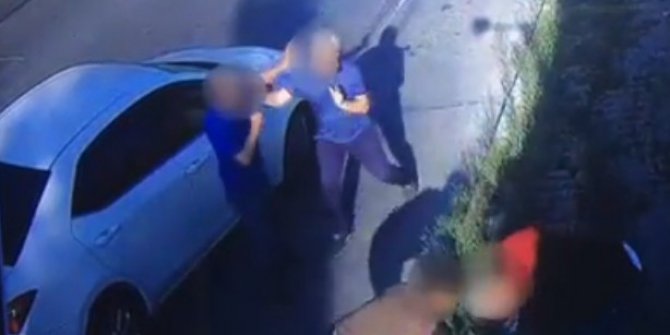 Şehir eşkiyaları, belediye görevlilerini, araçlarına çarpıp dövdü