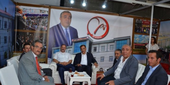 Erzurum Tanıtım Günleri’nde Çat rüzgarı esti