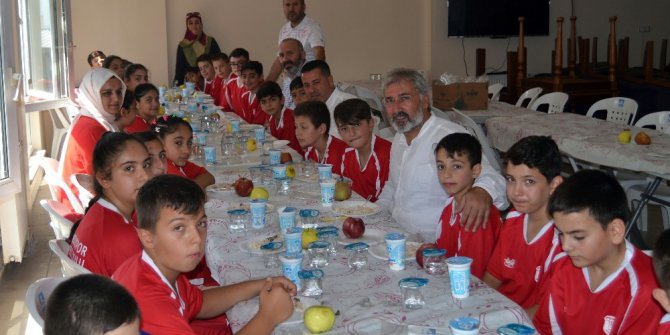 Şehit çocuklarını gülümsettiler