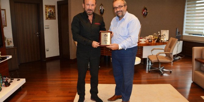 Artvinliler’den Başkan Doğan’a teşekkür plaketi