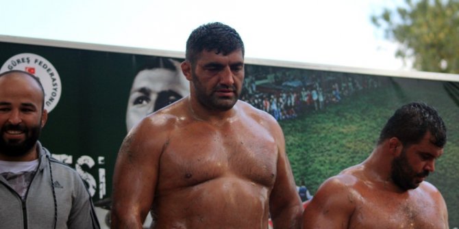 Hüseyin Pehlivan Yağlı Güreş Turnuvası’nın şampiyonu Ali Altun