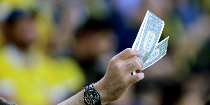 Tribünler tıklım tıklım