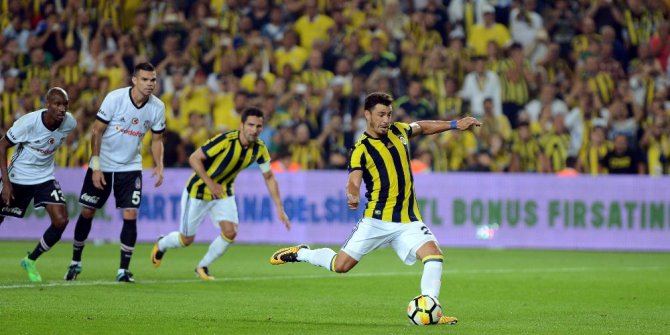 Süper Lig: Fenerbahçe: 1 - Beşiktaş: 0 (İlk yarı)