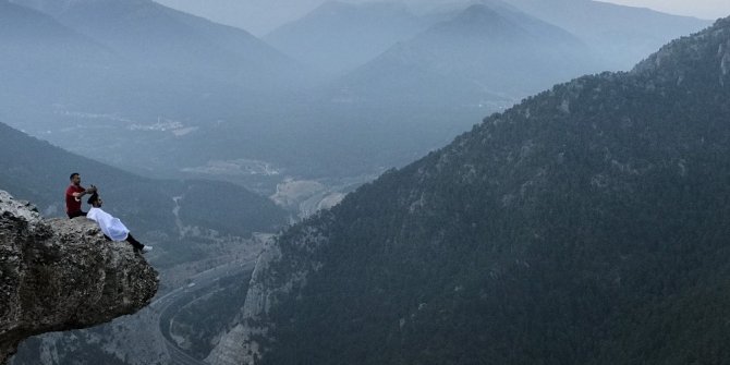 Uçurumun kıyısında tıraş