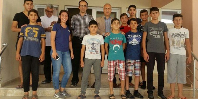 Vali Karahan gençlik merkezini ziyaret etti