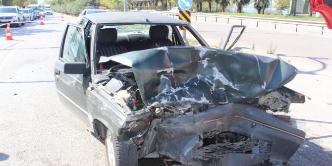 Yeşil ışığın kendisine yandığını zanneden sürücü kazaya sebep oldu