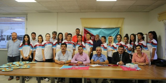 1947 Mardin Sağlıkspor 8 sporcu ile anlaştı