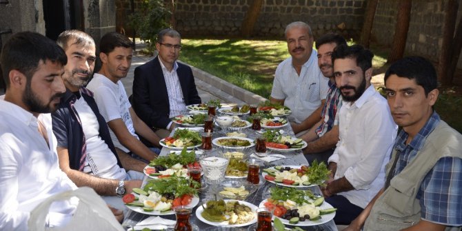 TÜGVA Siverek, basınla kahvaltıda bir araya geldi