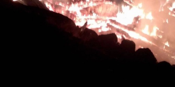 Kastamonu’da çıkan yangında üç samanlık kullanılamaz hale geldi