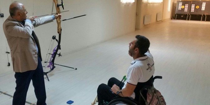 Vali Karahan gençlik merkezini inceledi