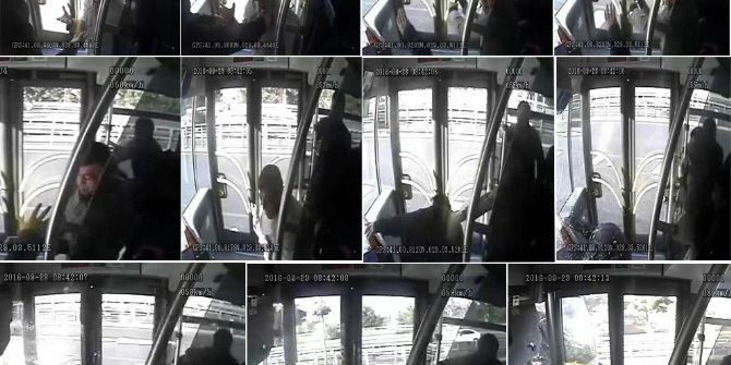 Metrobüs Şoförüne Şemsiyeli Saldırı Güvenlik Kamerasında