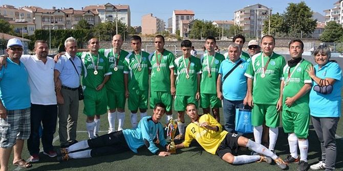 Yıldırımlı Şampiyonlar ‘Engel’ Tanımıyor