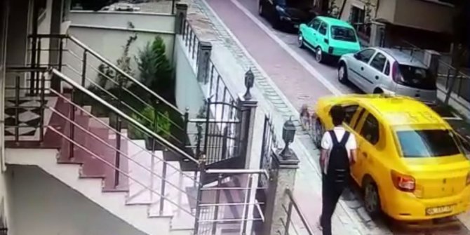 Minik köpeği ezen taksi şoförünün ardına bakmadan kaçması kamerada