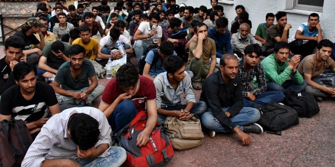 Erzurum’da 120 mülteci yol kenarında yakalandı