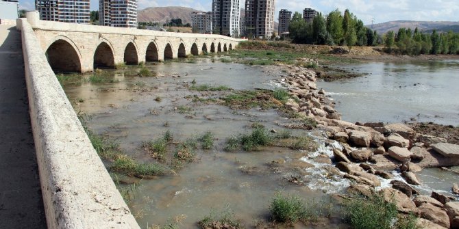 Kuraklık Kızılırmak’ı da vurdu