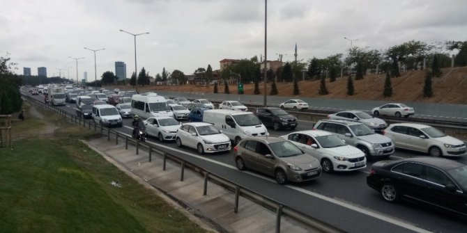 FSM Köprüsü girişinde trafik yoğunluğu