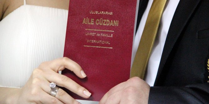 İzmit Belediyesi’nde yoğun nikah mesaisi