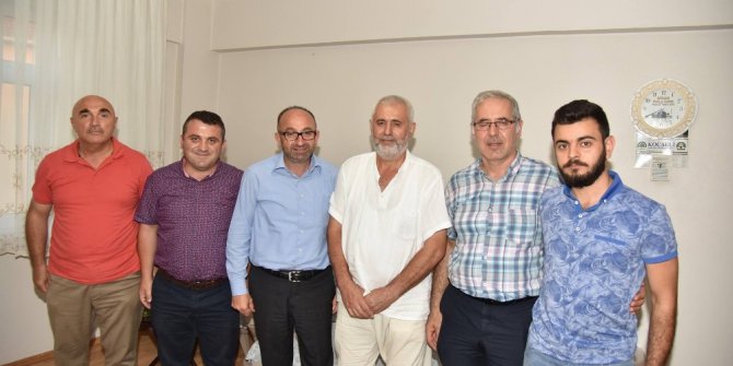 Başkan üzülmez, Hac’dan dönen vatandaşları ziyaret ettti