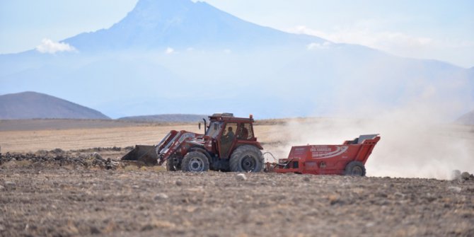 ÇATAK Programı Kapsamında Üçkuyu Mahallesin de Taş Toplama Etkinliği Gerçekleştirildi