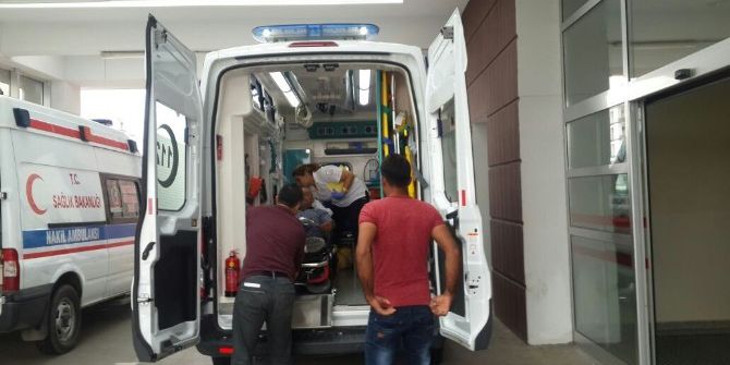 Çöp Kamyonundan Düşen Temizlik Personeli Yaralandı