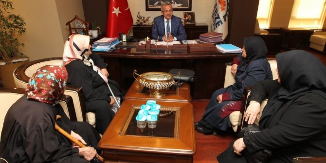 Başkan Köşker şehit ailelerini ağırladı