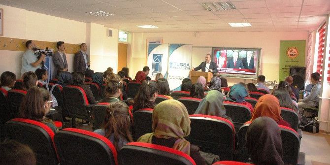 Tuşba Belediyesi’nden Öğrencilere ‘Milli İrade Ve Demokrasi Şehitleri’ Semineri