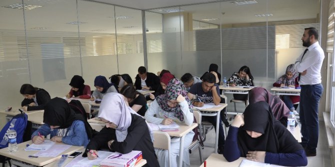 Ümraniye Belediyesi üniversiteli yapıyor