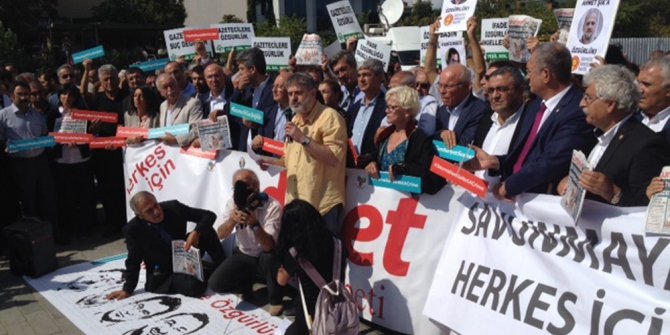 Cumhuriyet Gazetesi yazar ve yöneticilerinin yargılandığı dava öncesi basın açıklaması