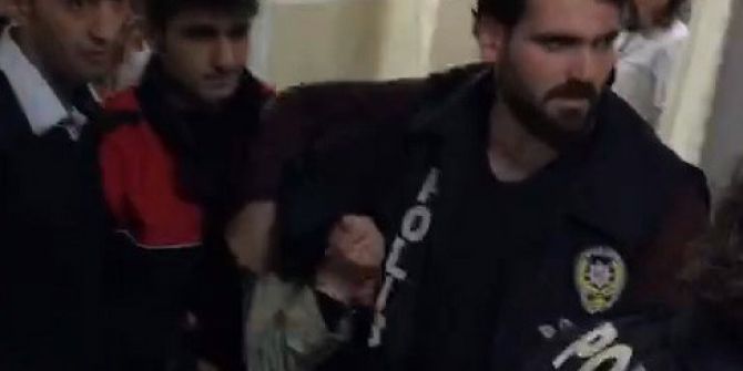 Metrobüs Şoförüne Şemsiyeyle Saldıran Şahıs Adliyeye Sevk Edildi