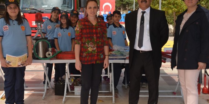 İtfaiyecilik Haftası dolayısıyla bilgilendirme standı kuruldu