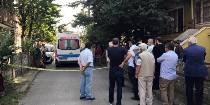 Çatıdan düşen 91 yaşındaki adam hayatını kaybetti
