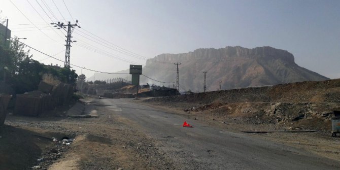 Bölücü terör örgütü mültecilere saldırdı