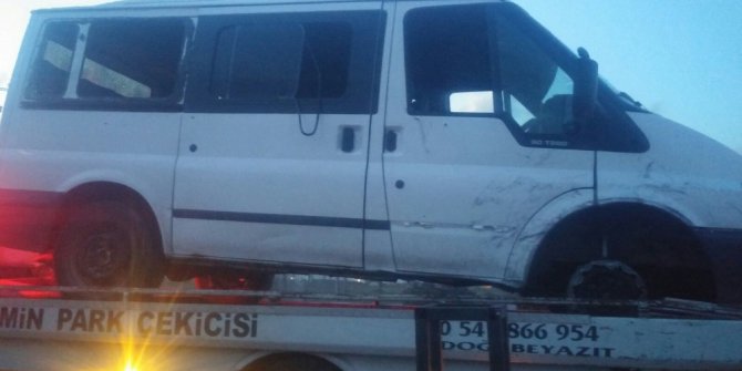 Ağrı’da teröristler minibüse ateş açtı: 3 ölü, 4 yaralı