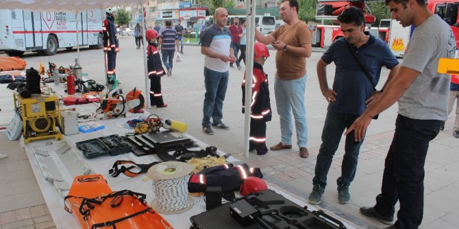 İtfaiye ekiplerinden bilgilendirme çalışması