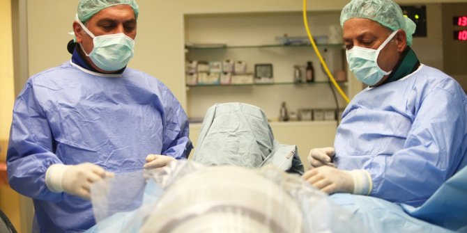 Tam kapalı bel fıtığı ameliyatı olanlar bir hafta sonra işine dönebiliyor