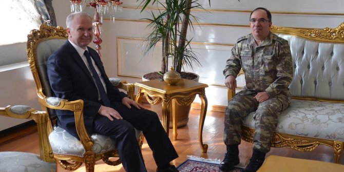 Vali Tümgeneral’i makamında ağırladı