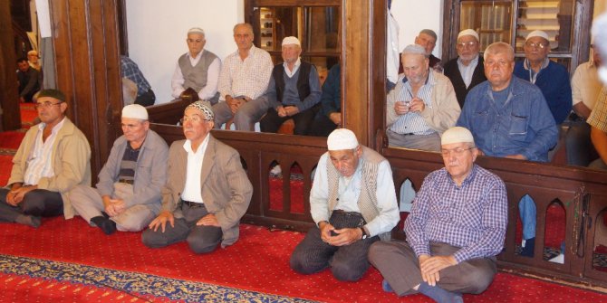 Lapseki’nin kurtuluş yıl dönümünde şehitler için mevlit-i şerif okutuldu