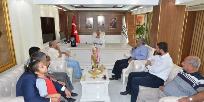 Başkan Polat başarılı sporcularla bir araya geldi