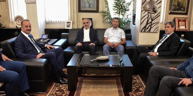 Topçu: "Akgül başarılı işlere imza atıyor"