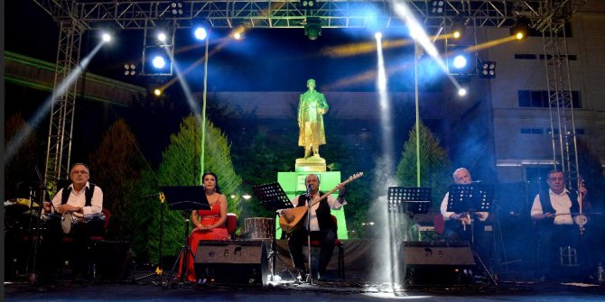 Neşet Ertaş Yöreler Renkler’de anıldı