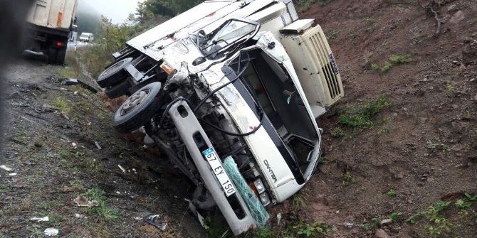 Aynı Yolda Bir Haftada 4. Kez Kamyon Kazası Yaşandı