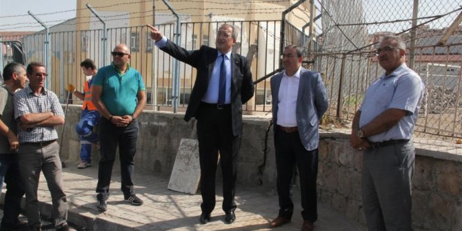 Ünver, sıcak asfalt çalışmalarını inceledi