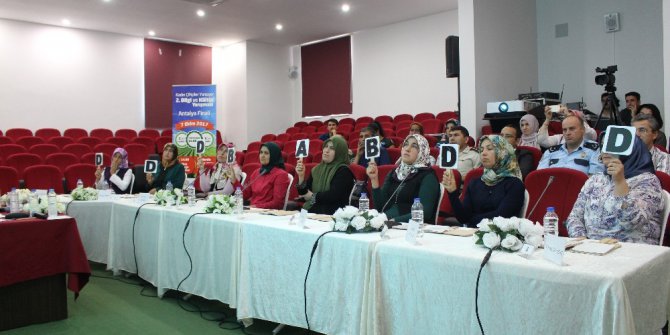 Finikeli kadın çiftçiler yarıştı