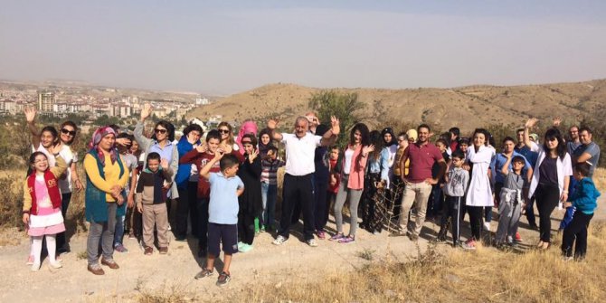 Özel insanlar doğa yürüyüşü yaptı