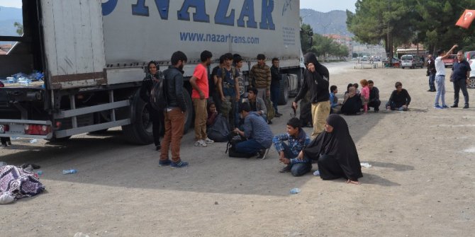 Çorum’da bir tırda 214 göçmen yakalandı