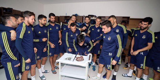 Eljif Elmas’ın 18. yaşı kutlandı