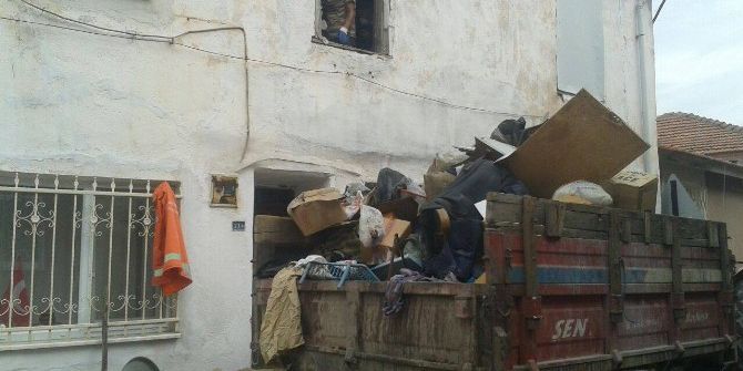 Burhaniye’de Çöp Ev Operasyonu