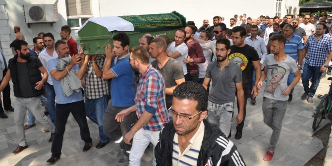 Ölümüyle 7 kişiyi hayata bağlayan genç, gözyaşları içinde son yolculuğuna uğurlandı
