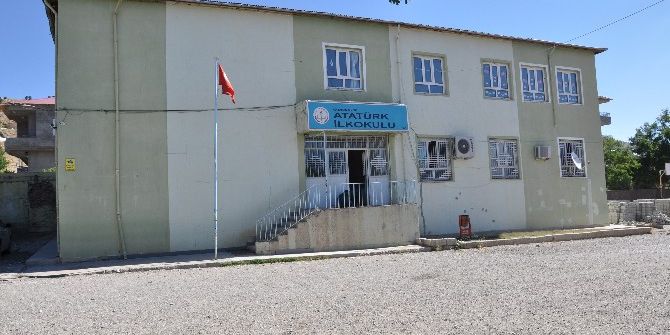 Sincik Atatürk İlkokulu’nun Deprem Raporu Bekleniyor
