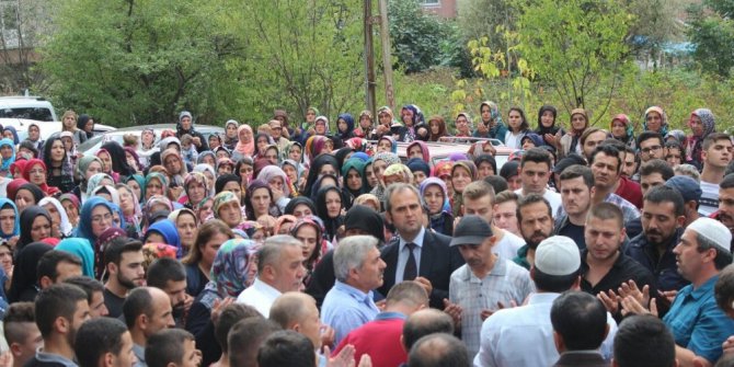 Kaybolduktan 4 gün sonra ölü bulunan genç toprağa verildi